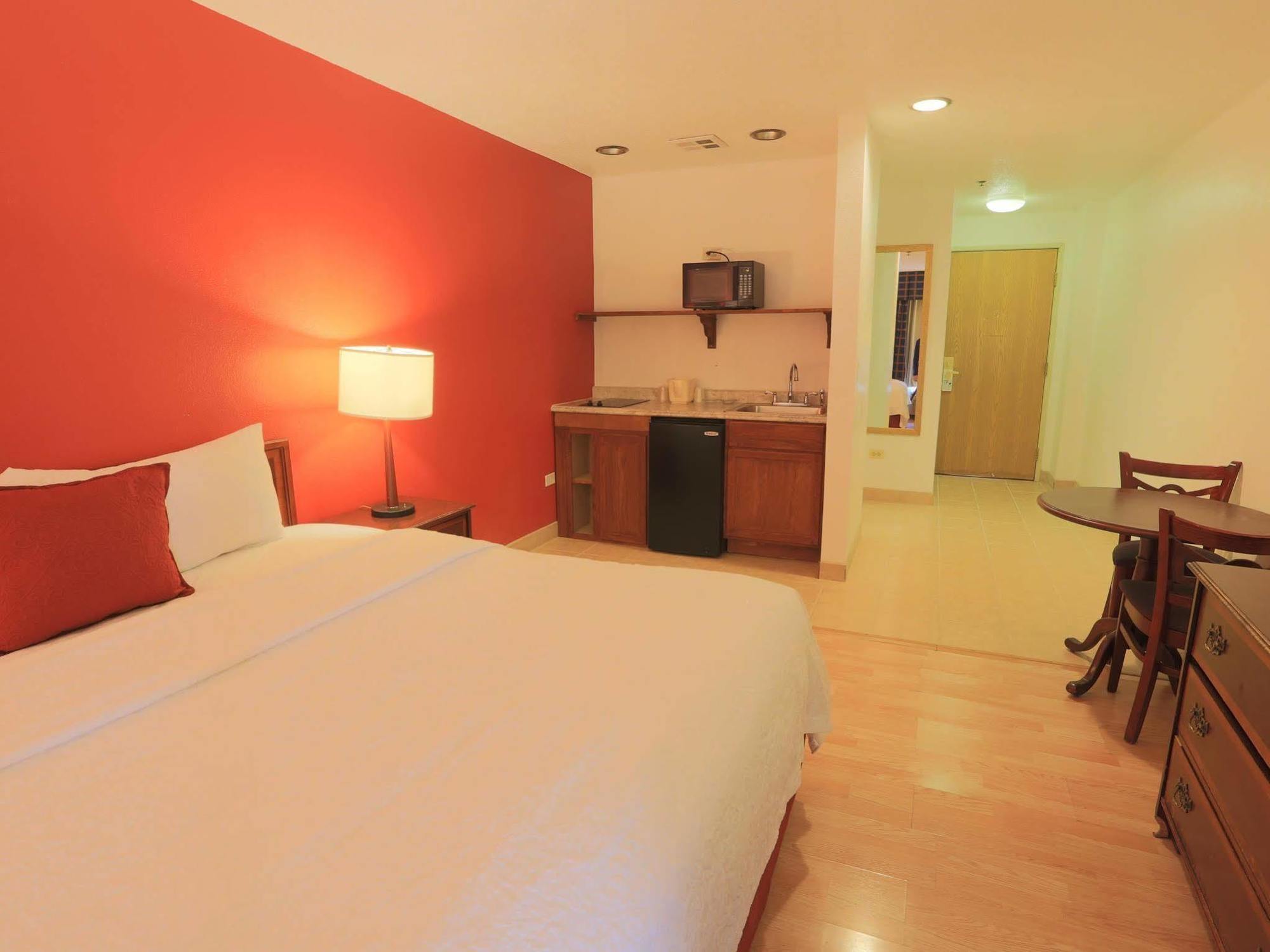 Days Inn By Wyndham Calumet Park Ngoại thất bức ảnh